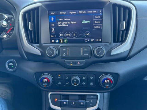 2023 GMC Terrain SLT