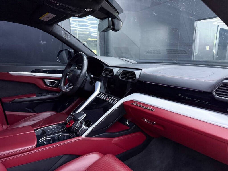 2019 Lamborghini Urus