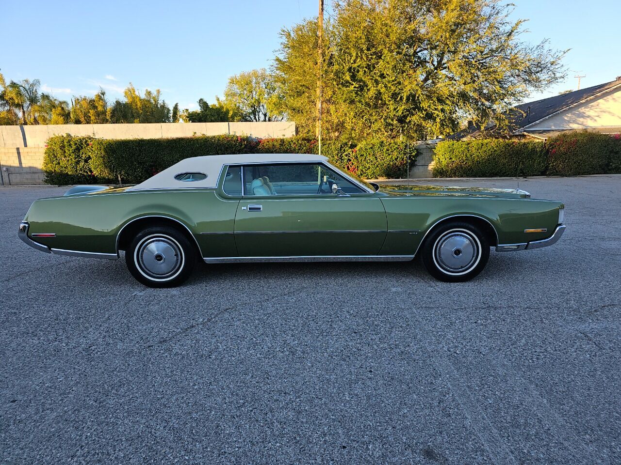 1972 Lincoln Mark IV 3