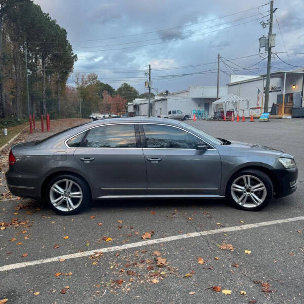 2013 Volkswagen Passat SEL photo 5