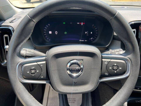 2024 Volvo XC40 B5 Plus Bright Theme