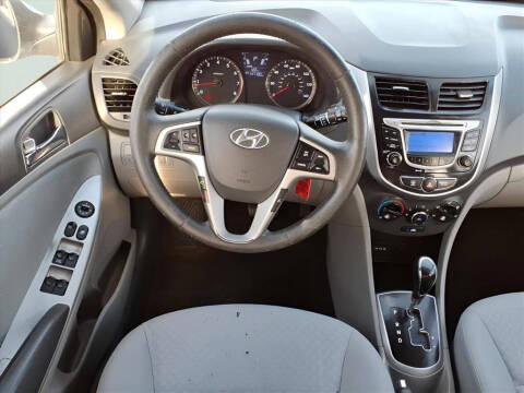 2012 Hyundai Accent SE