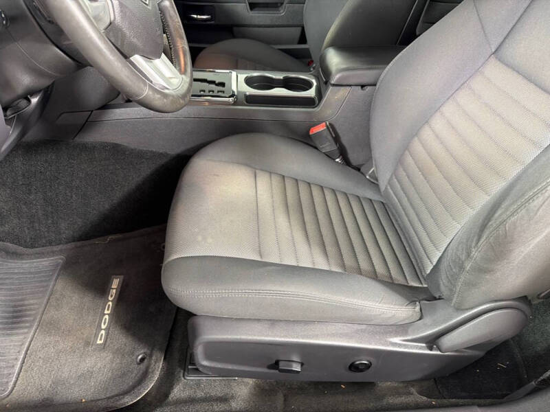 2013 Dodge Challenger SXT