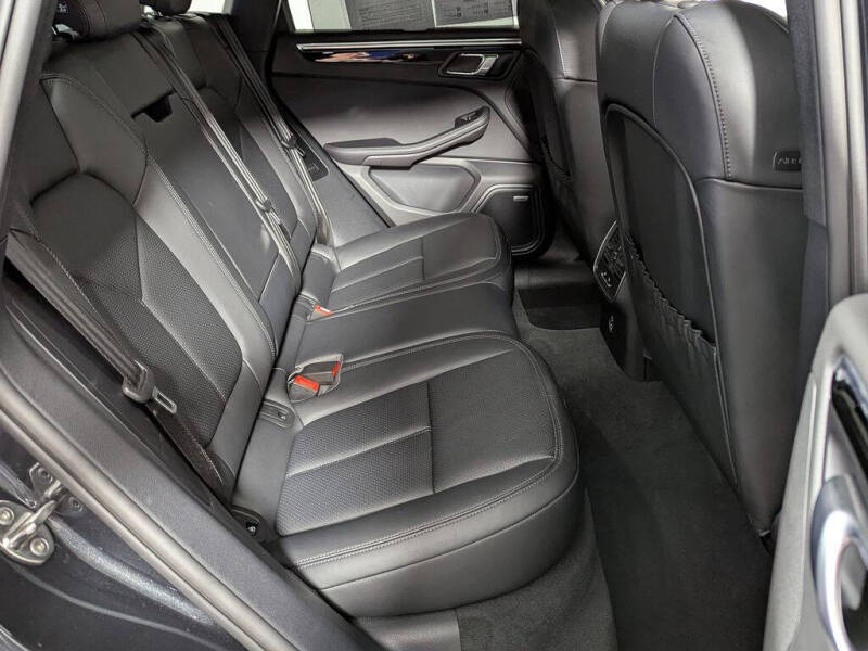 2025 Porsche Macan