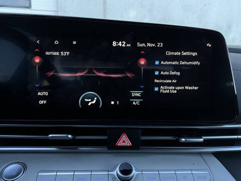 2025 Hyundai Elantra Hybrid Limited