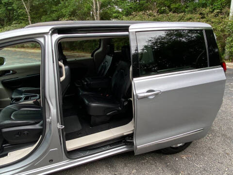 2017 Chrysler Pacifica Touring-L