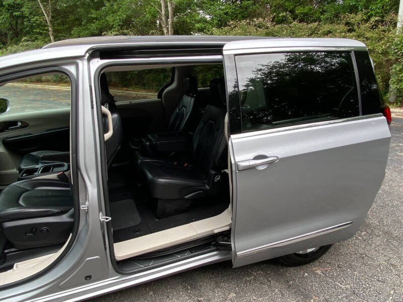2017 Chrysler Pacifica Touring-L