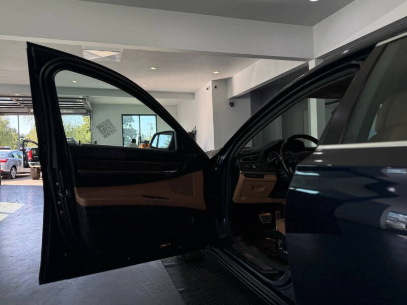 2011 BMW 7 Series 740Li