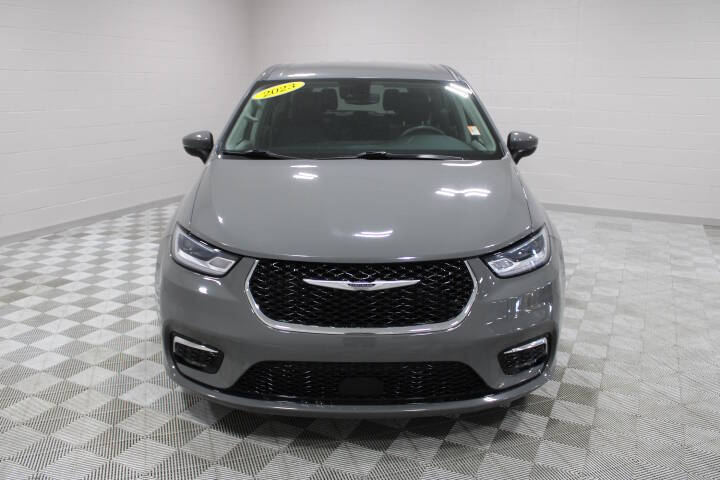 Used 2023 Chrysler Pacifica Touring L with VIN 2C4RC1BG6PR547272 for sale in Plattsmouth, NE