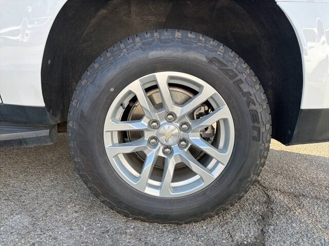 2023 Chevrolet Suburban LT