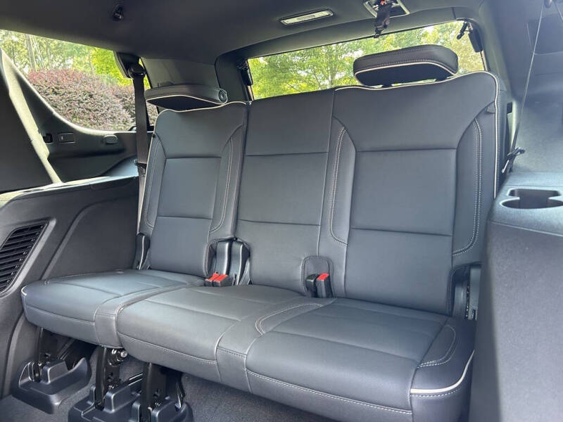 2025 GMC Yukon Elevation