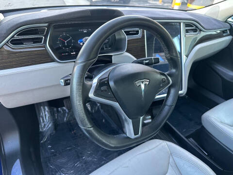 2015 Tesla Model S 85