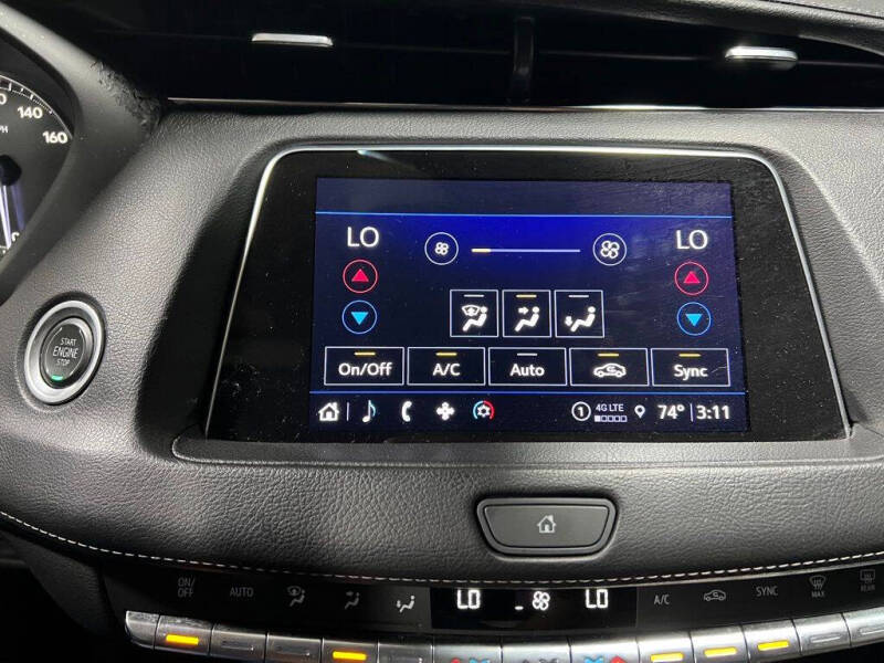 2023 Cadillac XT4 Premium Luxury