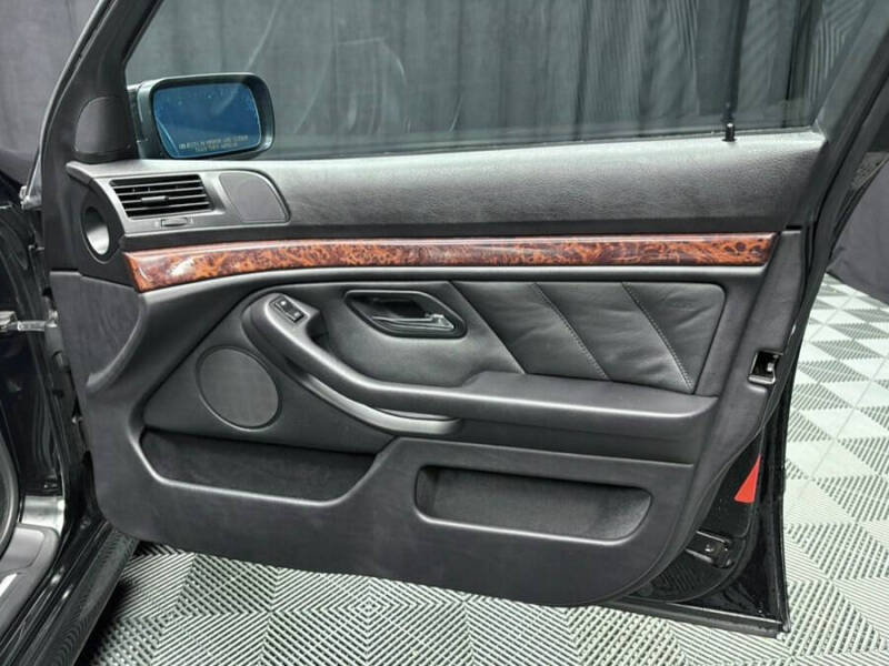 2000 BMW 5 Series 528i