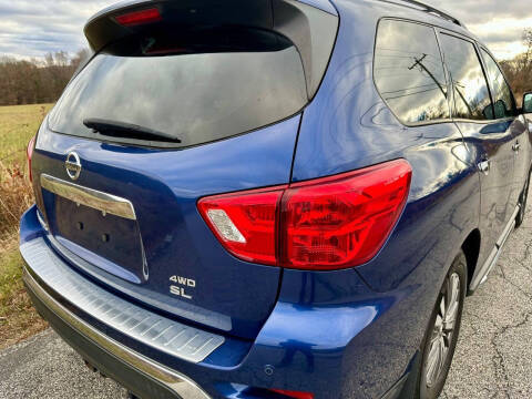 2017 Nissan Pathfinder SL