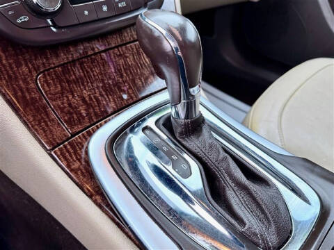 2012 Buick Regal Premium 1