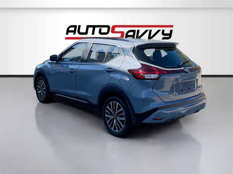 2021 Nissan Kicks SR