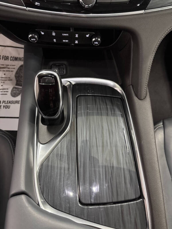 2021 Buick Enclave Essence