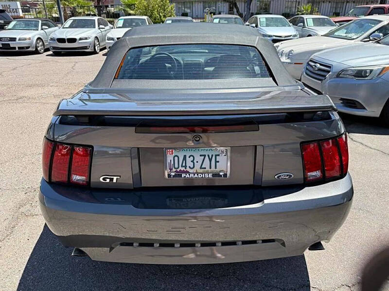 2004 Ford Mustang GT Deluxe
