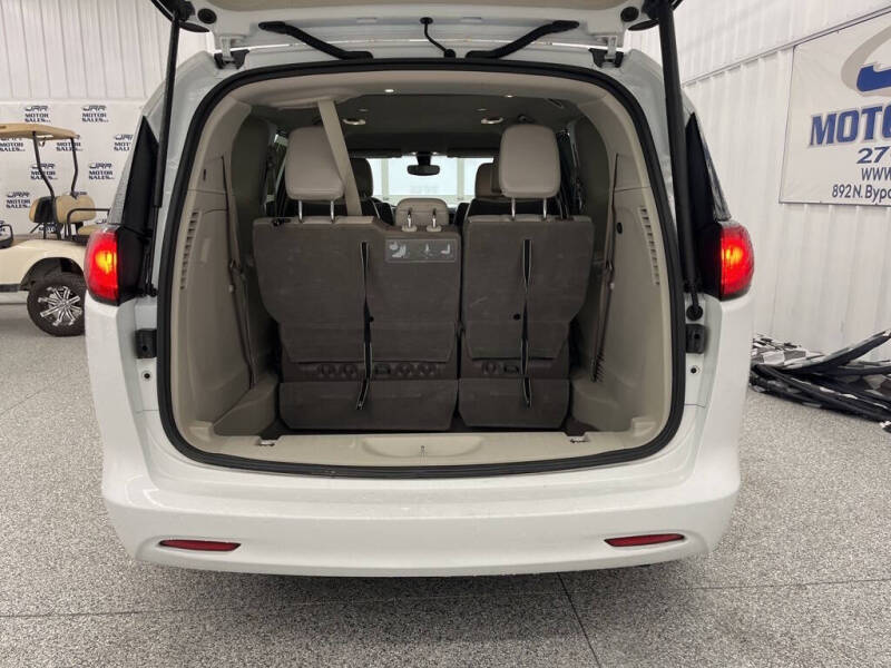 2020 Chrysler Voyager LXi