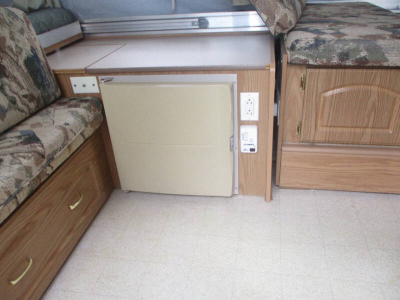 2000 COLEMANBAYSIDE POP UP ELITE BAYSIDE