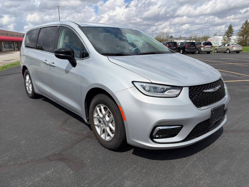 2024 Chrysler Pacifica Touring L
