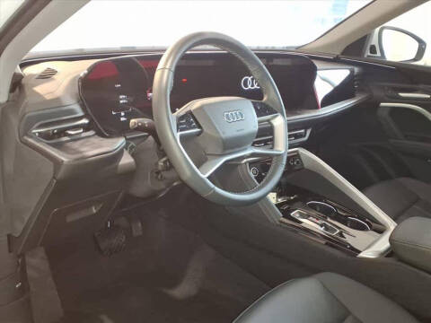 2025 Audi Q5 quattro Premium TFSI