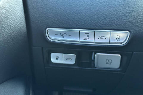 2020 Kia K900 Luxury