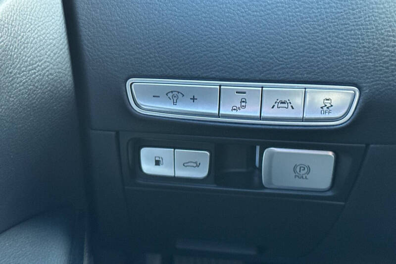 2020 Kia K900 Luxury