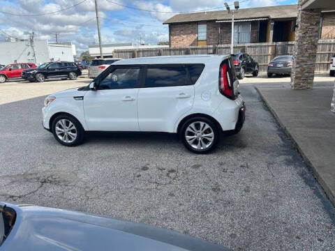 2016 Kia Soul +