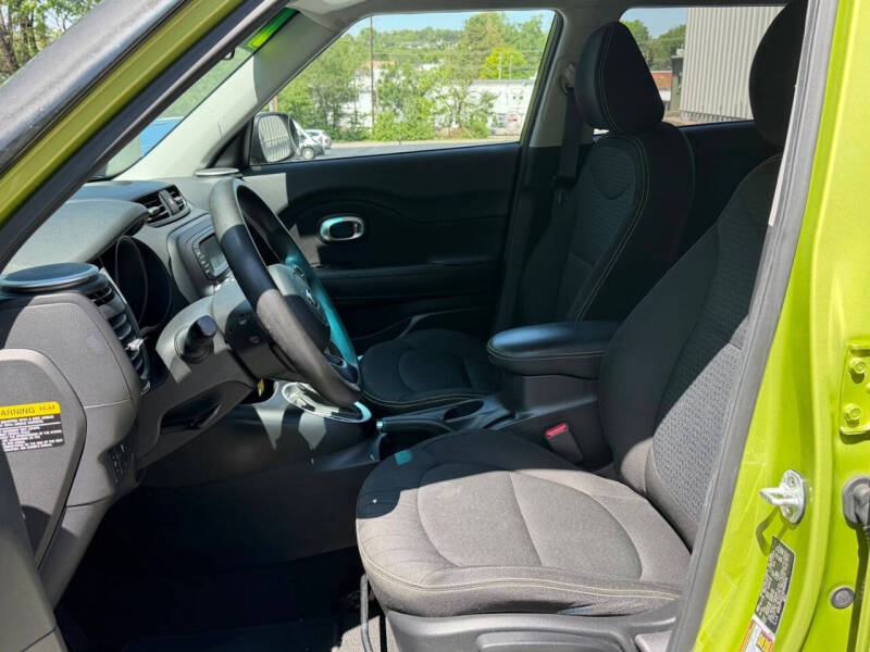 2016 Kia Soul +