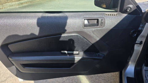 2012 Ford Mustang V6