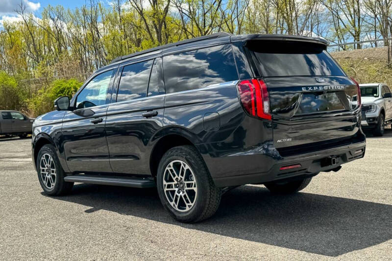 2026 Ford Expedition Active