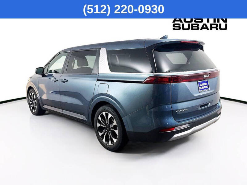 2023 Kia Carnival EX