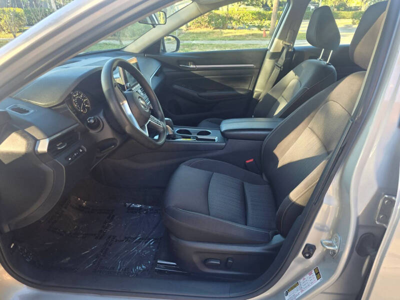 2022 Nissan Altima 2.5 SV