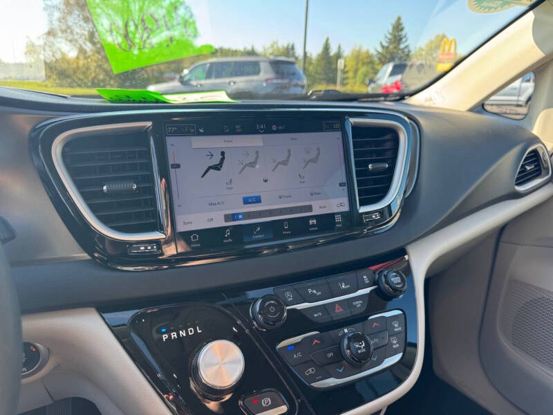 2024 Chrysler Pacifica Touring L