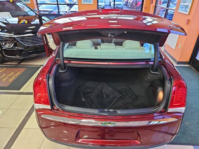 2016 Chrysler 300 Limited