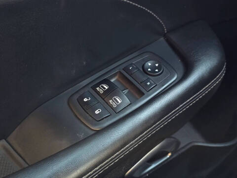 2017 Dodge Challenger 392 HEMI Scat Pack Shaker