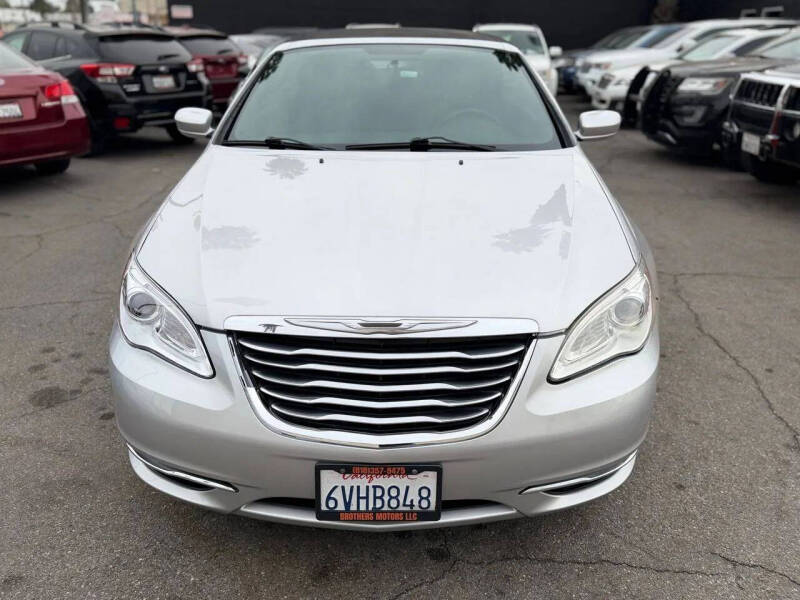 2012 Chrysler 200 Touring