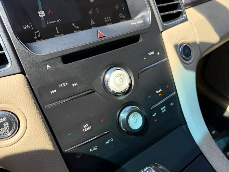 2016 Ford Taurus SEL