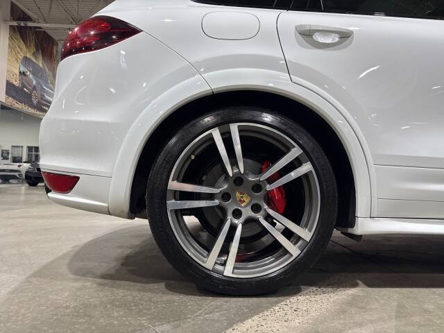 2013 Porsche Cayenne GTS