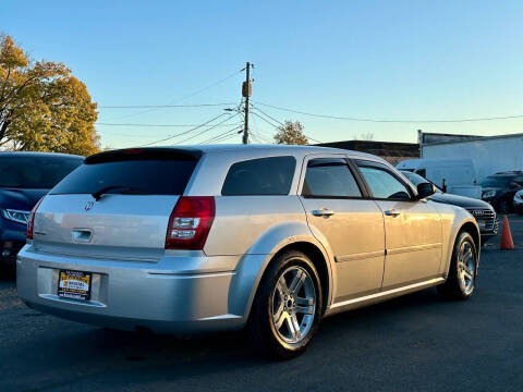 2006 Dodge Magnum SE