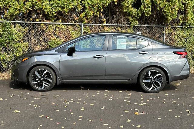 2025 Nissan Versa SR