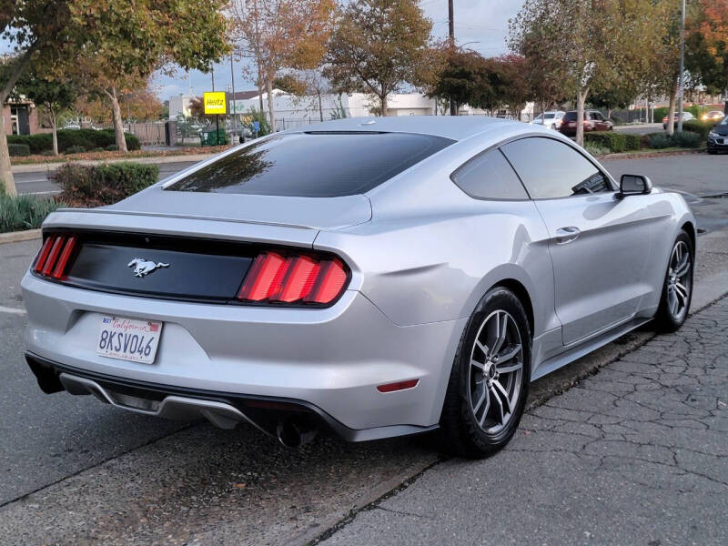 2016 Ford Mustang EcoBoost Premium
