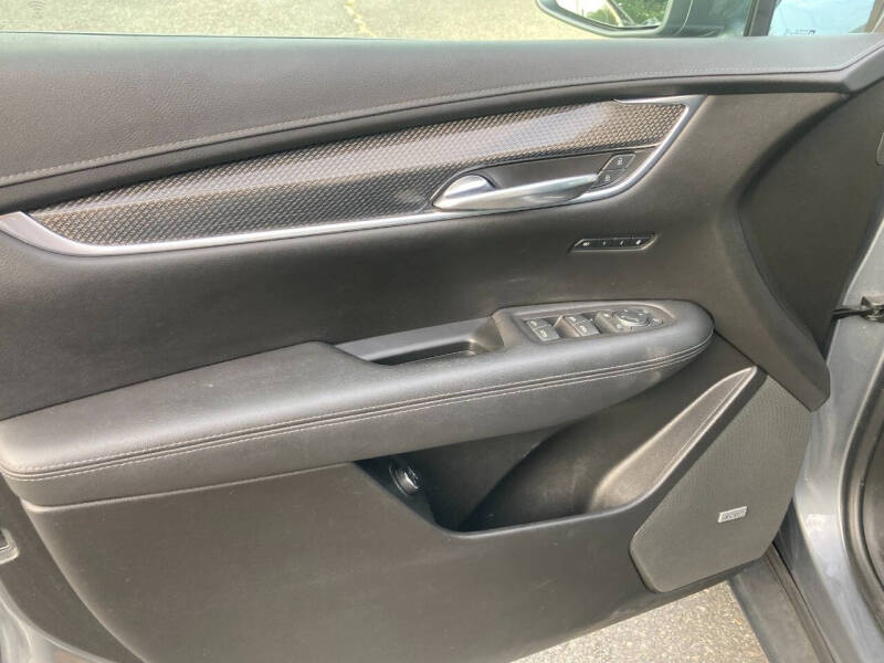 2020 Cadillac XT5 Sport