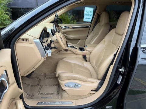 2014 Porsche Cayenne Platinum