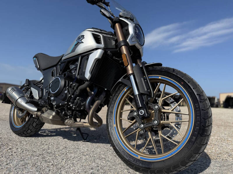 2022 CFMoto 700CL-X Sport