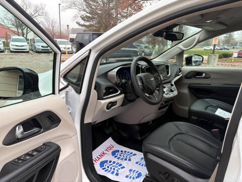 2024 Chrysler Pacifica Touring L