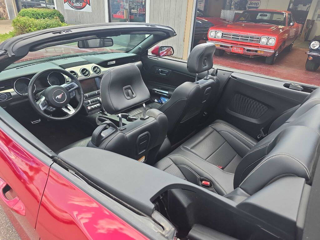 2015 Ford Mustang 23