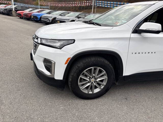 2023 Chevrolet Traverse LT Cloth